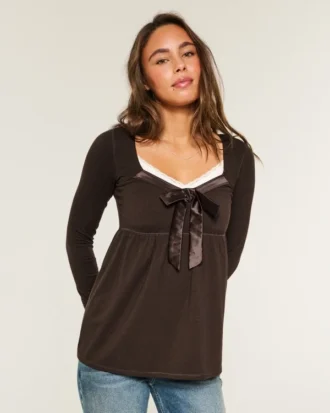 Holiday Vault Release Easy satijnen babydolltop met strik aan de voorkant Holiday Vault Release Easy satijnen babydolltop met strik aan de voorkant
