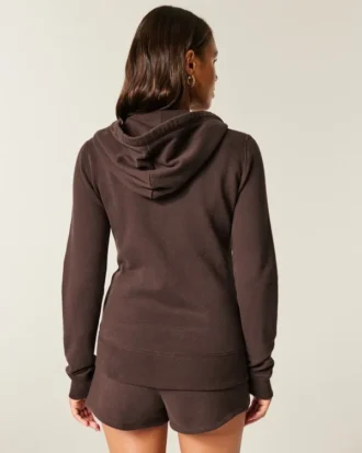 Hoodie met logo en ritssluiting