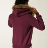 Hoodie met ritssluiting, logo en afwerking van imitatiebont Hoodie met ritssluiting, logo en afwerking van imitatiebont