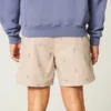 Korte broek met lobsterpatroon tot halverwege het bovenbeen