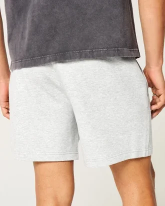 Korte broek van koelende fleece tot halverwege het bovenbeen