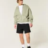 Korte twill-short tot halverwege het bovenbeen Korte twill-short tot halverwege het bovenbeen