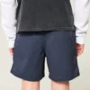 Korte twill-short tot halverwege het bovenbeen