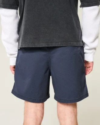 Korte twill-short tot halverwege het bovenbeen