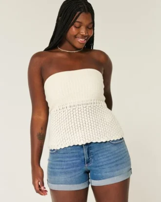 Kromme laag uitgesneden medium wash denim shortje