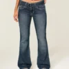 Laag model donkere wassing bootcut jeans met riem Laag model donkere wassing bootcut jeans met riem