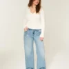 Laag model, licht gewassen baggy jeans met kettingborduursel Laag model, licht gewassen baggy jeans met kettingborduursel
