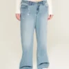 Laag model, licht gewassen baggy jeans met kettingborduursel Laag model, licht gewassen baggy jeans met kettingborduursel