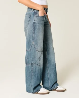 Laag model, medium wassing, baggy jeans met sterrenprint