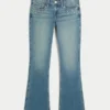 Laag model, medium wassing, bootcut jeans met studs