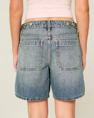 Laag model, medium wassing, verstelbare tailleband, baggy jort