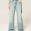 Laag uitgesneden baggy jeans met lichte wassing Laag uitgesneden baggy jeans met lichte wassing