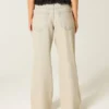 Laag uitgesneden baggy jeans met lichte wassing Laag uitgesneden baggy jeans met lichte wassing