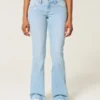Laag uitgesneden bootcut jeans met sterrenborduursel Laag uitgesneden bootcut jeans met sterrenborduursel