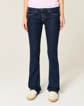 Laag uitgesneden donkerblauwe bootcut jeans