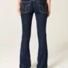 Laag uitgesneden donkerblauwe bootcut jeans Laag uitgesneden donkerblauwe bootcut jeans
