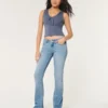 Laag uitgesneden lichtgewassen bootcut jeans