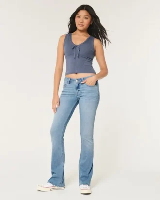 Laag uitgesneden lichtgewassen bootcut jeans