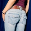 Laag uitgesneden lichtgewassen bootcut jeans