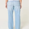 Laag uitgesneden, lichtgewassen, relaxed straight jeans met scheuren Laag uitgesneden, lichtgewassen, relaxed straight jeans met scheuren