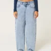 Laag uitgesneden, lichtgewassen, taps toelopende baggy jeans Laag uitgesneden, lichtgewassen, taps toelopende baggy jeans