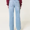 Laag uitgesneden, medium gewassen, relaxte rechte jeans met scheuren Laag uitgesneden, medium gewassen, relaxte rechte jeans met scheuren