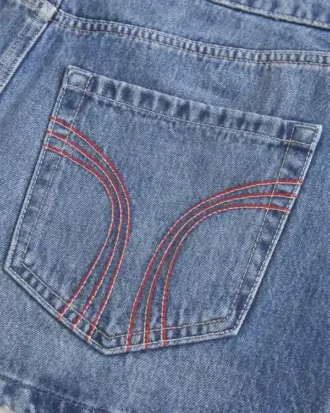 Laag uitgesneden rode denim minirok met stiksels