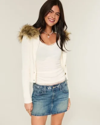 Lage broek met geborduurde denim minirok