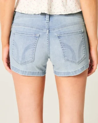 Lage taille lichtgewassen denim korte broek