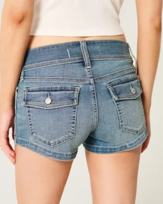 Lage taille lichtgewassen denim shortje