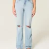 Lage taille, lichtgewassen, losse jeans met scheuren Lage taille, lichtgewassen, losse jeans met scheuren