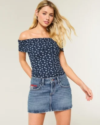 Lage taille, medium wash, mini-rokje van denim met geborduurde vlag