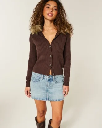 Lage taille, medium wash mini-skort met studs