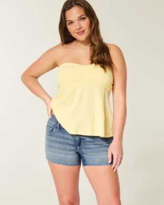 Lage taille, medium wassing, korte broek