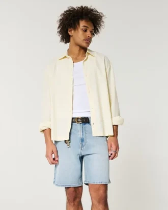Losse denim short boven de knie met distressed effect