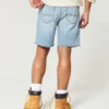 Losse denim short boven de knie met distressed effect