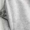 Losse fleece short tot halverwege het bovenbeen Losse fleece short tot halverwege het bovenbeen