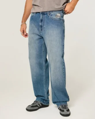Medium Wash Alien Graphic Baggy Jeans Medium Wash Alien Graphic Baggy Jeans