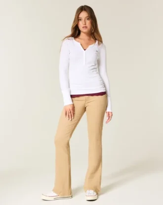 Mid-rise kaki bootcut jeans