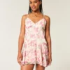 Mini-jurk met asymmetrische zoom Mini-jurk met asymmetrische zoom