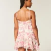 Mini-jurk met asymmetrische zoom Mini-jurk met asymmetrische zoom