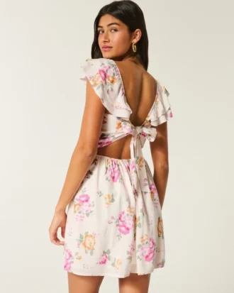 Mini-jurk met fladderende mouwen en V-taille