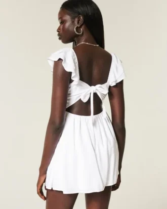 Mini-jurk met fladderende mouwen en V-taille