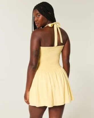 Mini-jurk met halternek en verlaagde taille