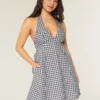 Mini-jurk met open rug en halternek