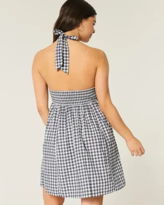 Mini-jurk met open rug en halternek