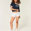 Mini-short met fleece en strepen aan de zijkant Mini-short met fleece en strepen aan de zijkant