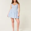 Off-shoulder mini-jurk met asymmetrische zoom Off-shoulder mini-jurk met asymmetrische zoom