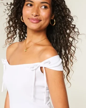 Off-shoulder top met geknoopte mouwen Off-shoulder top met geknoopte mouwen