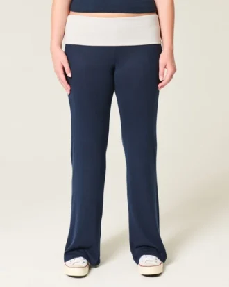 Omgeslagen taille gebreide flare broek Omgeslagen taille gebreide flare broek
